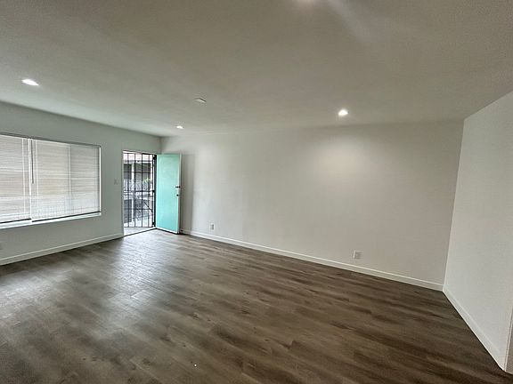 4th image of 4800 August St APT 11