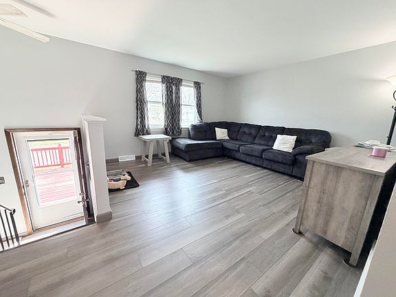2nd image of 2617 Cardinal St