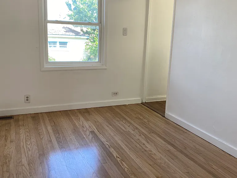 1426 Willow Ave — Photo 12