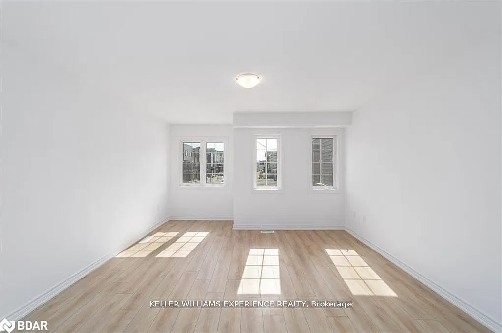 2 bed, $2,400 — Photo 4