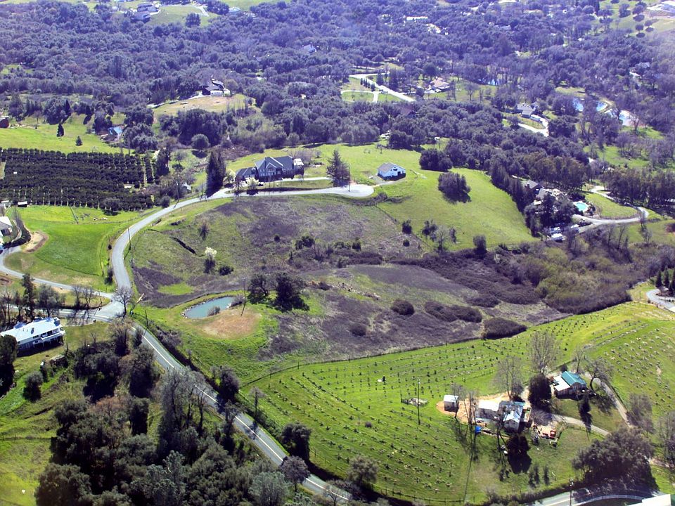 2nd image of 7400 Ridge Rd