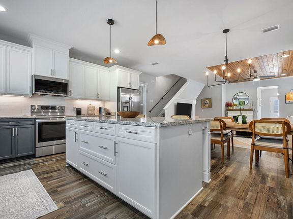 2nd image of 5610 Fletcher Oaks Dr