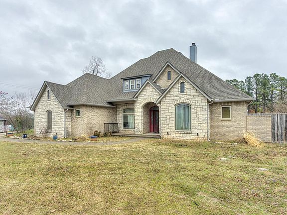 2nd image of 600 N Henney Rd