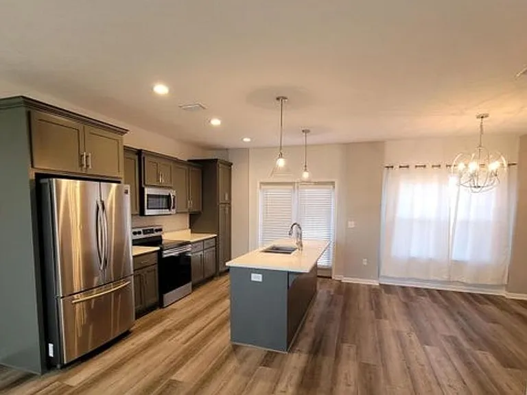5817 Jasmine Ct — Photo 5