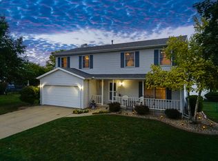 1301 Eastport Dr, Bloomington, IL