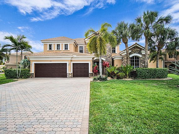3rd image of 9192 Pineville Drive