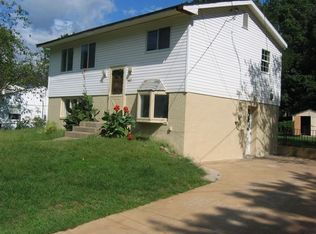 140 Lambert Dr, Manassas Park, VA 20111