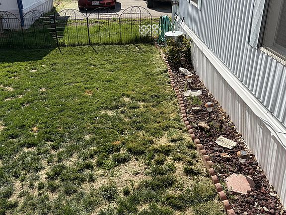 3rd image of 150 W 11th St Lot 9