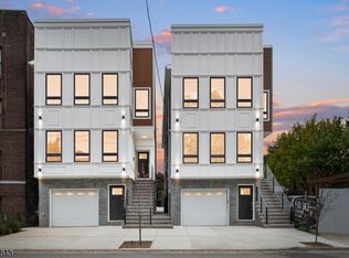 121 Osborne Ter, Newark, NJ 07108