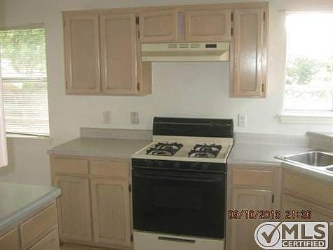 4th image of 1476 Plaza Verde Dr