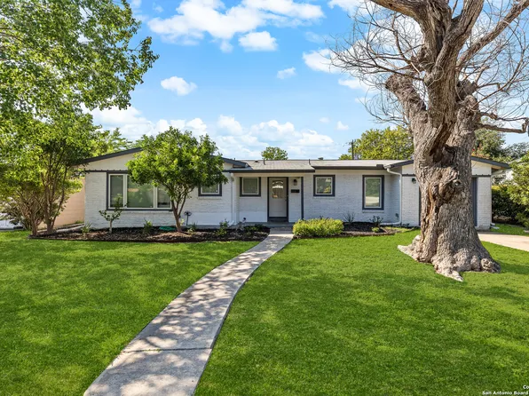 426 MAPLEWOOD LN, San Antonio, TX 78216
