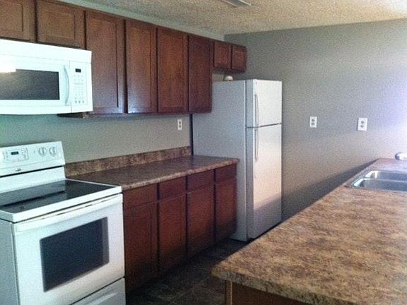 LR/kitchen