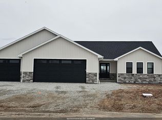 N9208 Homestead Ln, Appleton, WI 54915