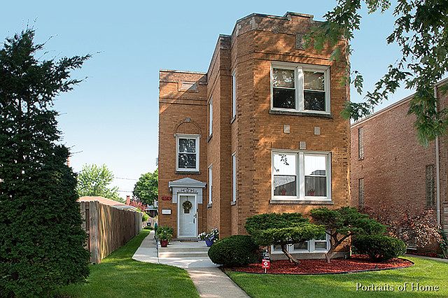 1st image of 10310 Chaucer St