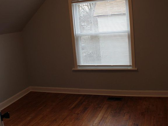 4th image of 14915 Marshfield Ave