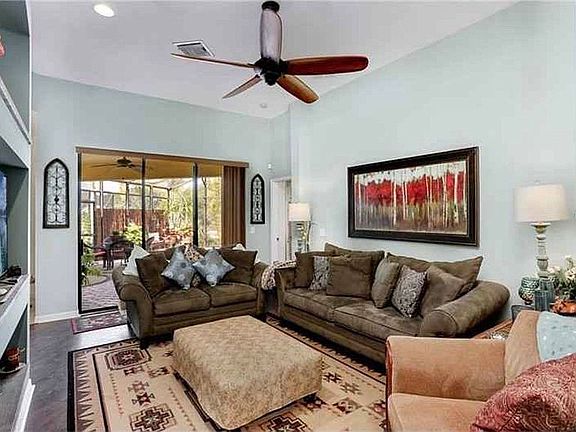 5th image of 330 Villa Sorrento Cir
