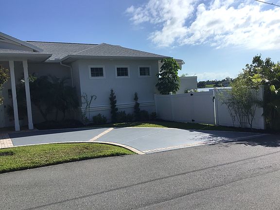 4th image of 3920 River Oak Ln