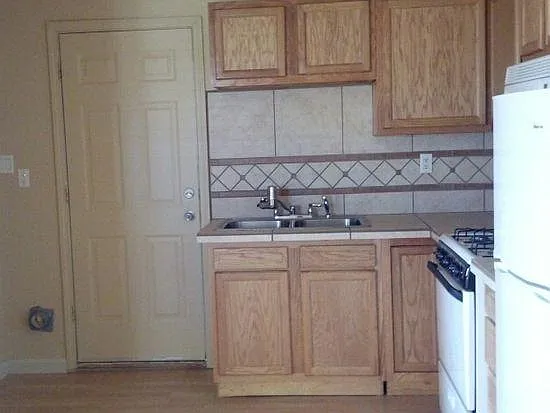 Kitchen and laundry hook ups in this area - Kirkview Dr SW