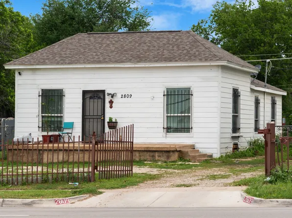 2809 E Berry St, Fort Worth, TX 76105