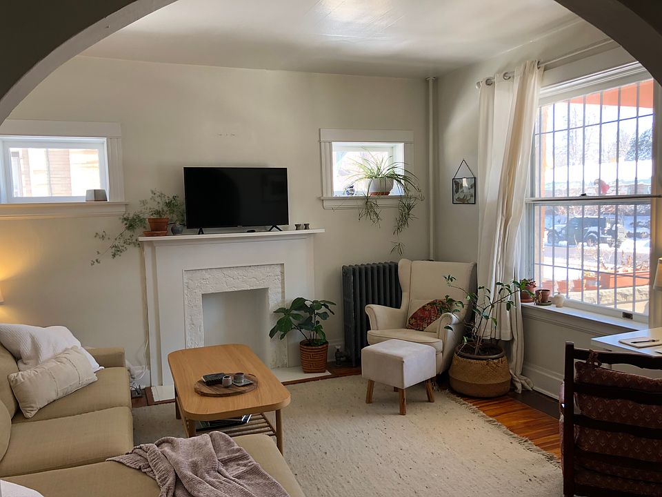 1st image of 1919 E 22nd Ave APT 1