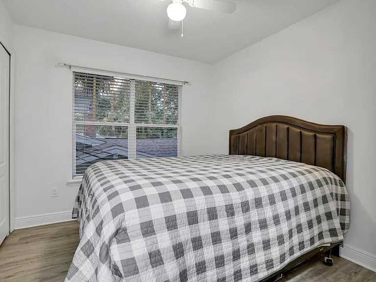 148 S Thornton Ave — Photo 28