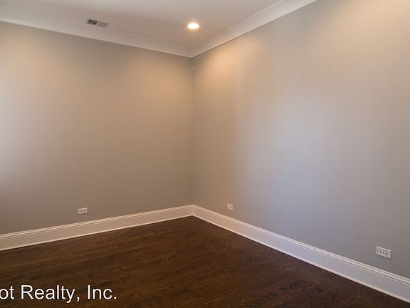 5th image of 3849 N Southport Ave APT 3