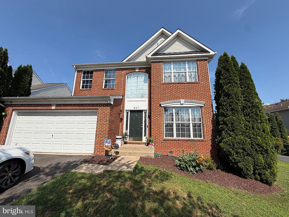 1st image of 927 Fairwood Dr