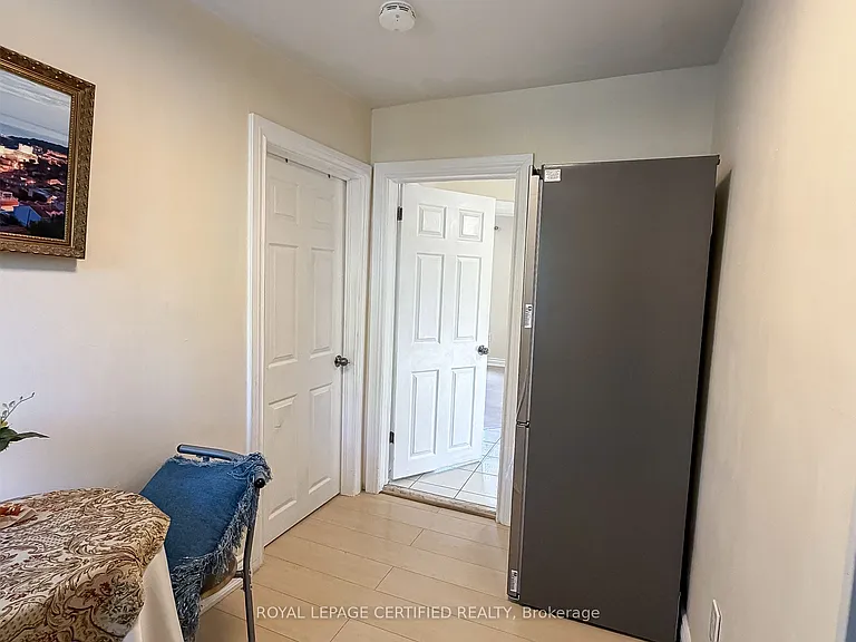 148 Belgravia Ave — Photo 15