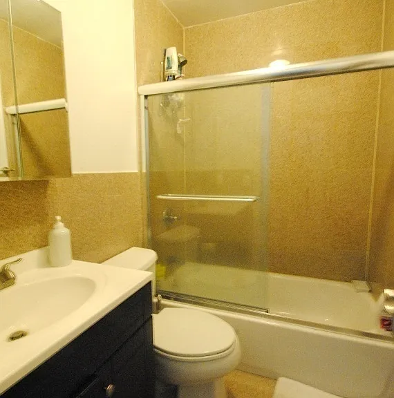 500 E 74th St #3G — Photo 6