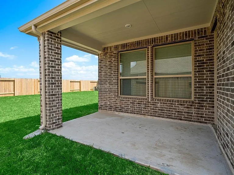 2403 Madera Landing Ln — Photo 38