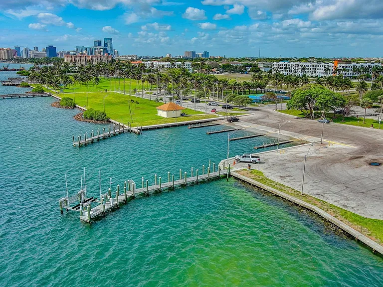 2600 N Flagler Dr #911 — Photo 46