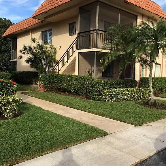 331 Lakeview Dr #201 — Photo 2