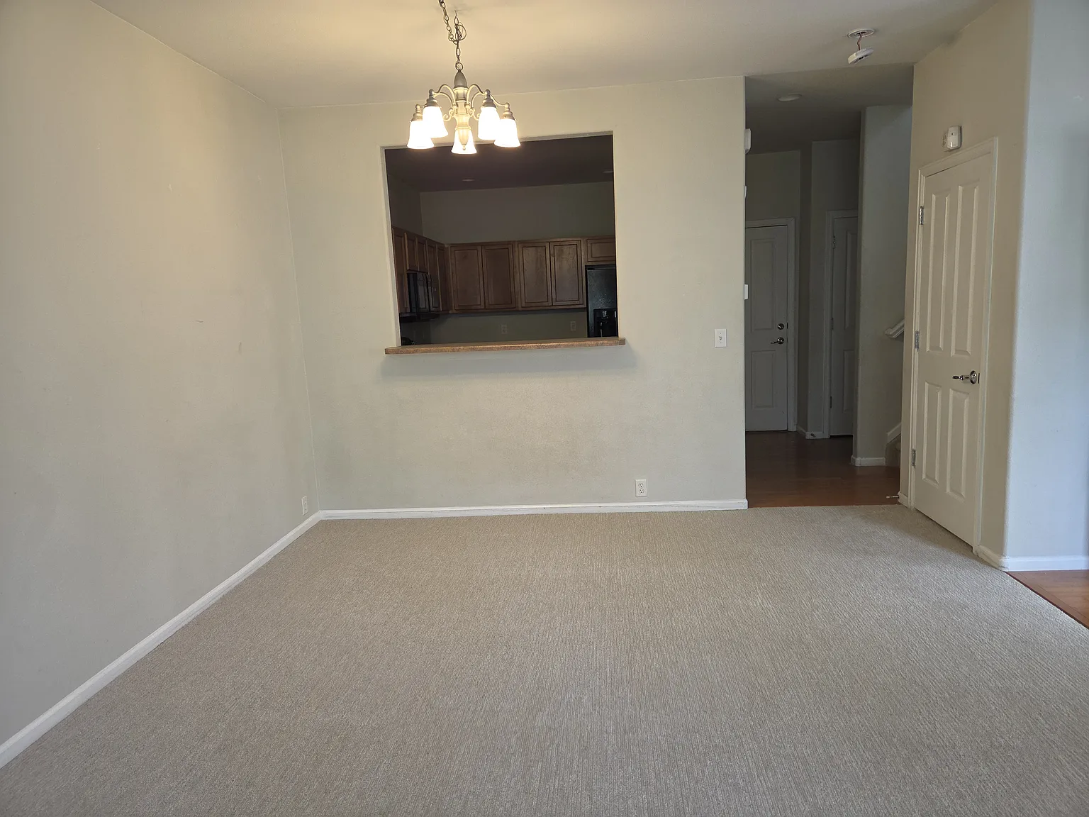 2 bed, 1625 sqft, $1,900 — Photo 3