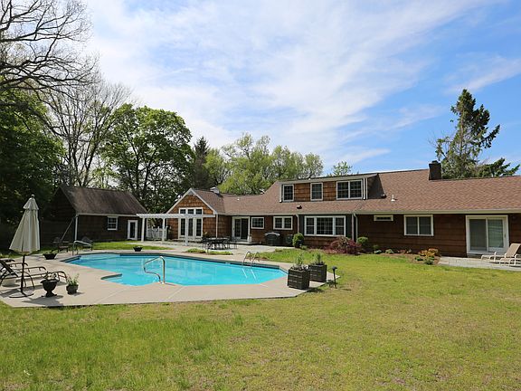 2nd image of 11 Pine Hill Dr