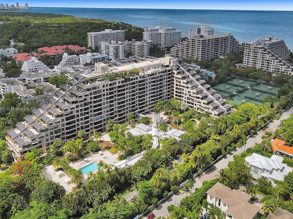 1st image of 151 Crandon Blvd APT 1034