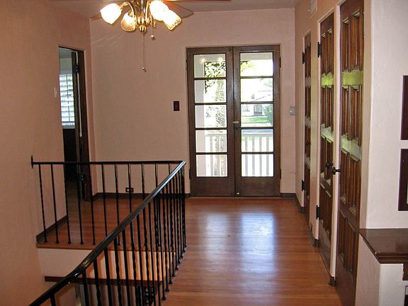 UPSTAIRS HALLWAY