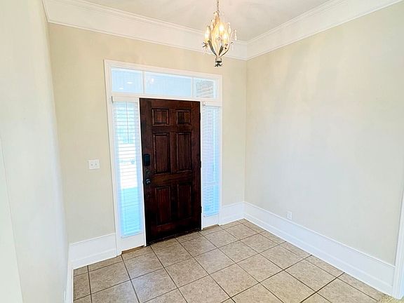 3rd image of 151 Saint James Pl