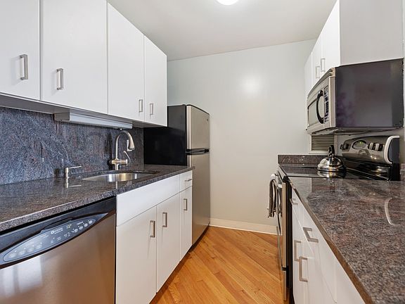 401 E Ontario St Unit 2105, Chicago, IL 60611
