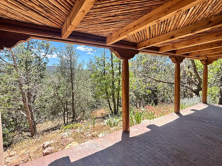 215 Valley View Cir — Photo 30