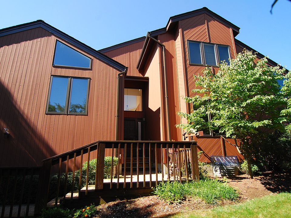 1st image of 11 Cummings Cir