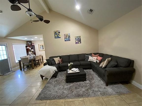 3rd image of 430 Aurora Oaks Dr