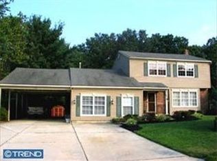 10 Elizabeth Pl, Sicklerville, NJ 08081