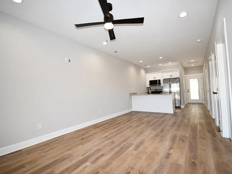 916 Airport Rd #122 — Photo 2