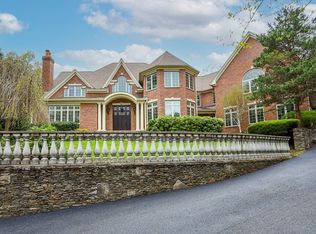 153 Pine St, Dover, MA 02030