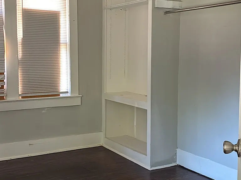 3360 Powell Ave — Photo 5