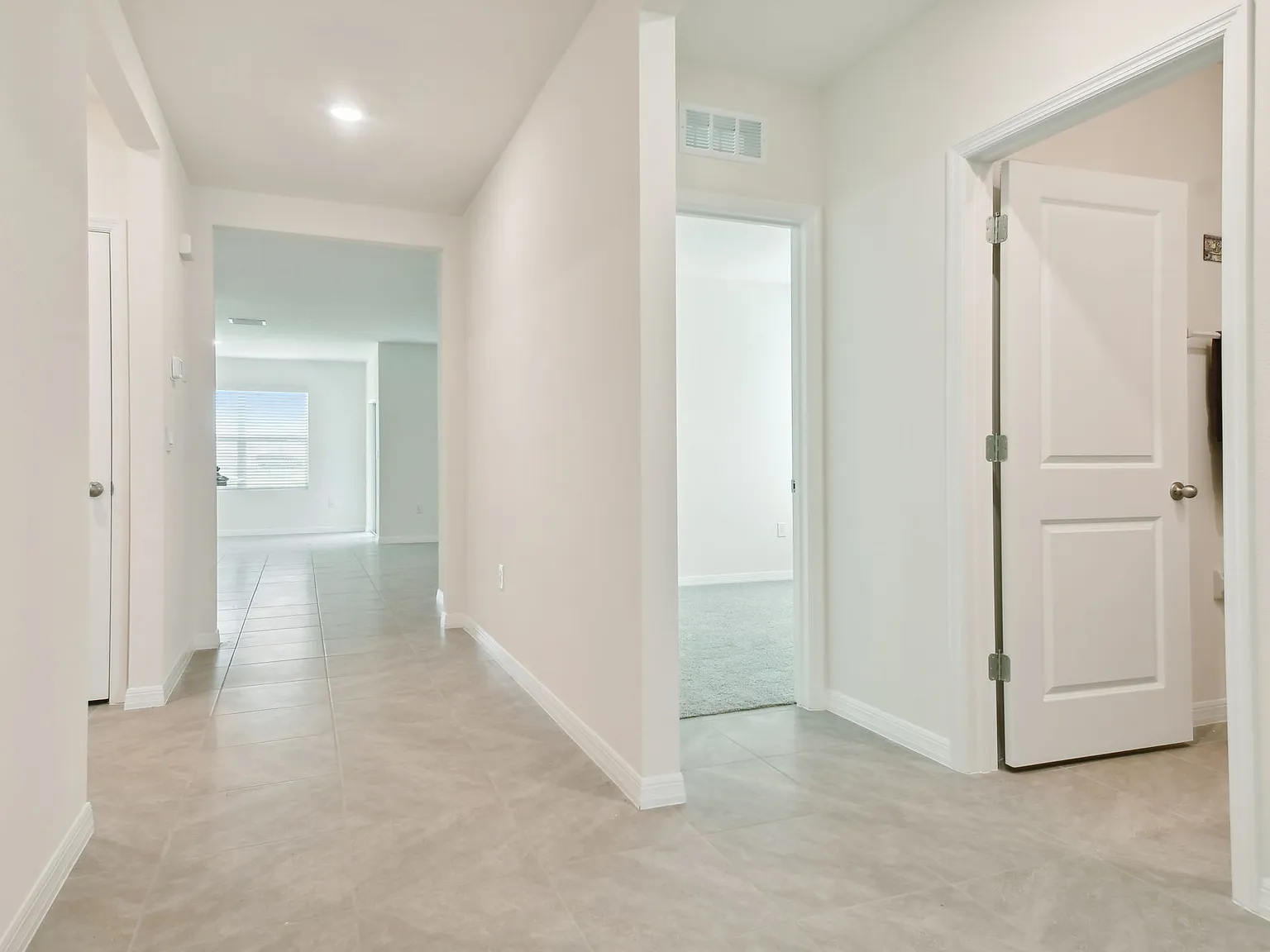 3 bed, 1828 sqft, $2,500 — Photo 3