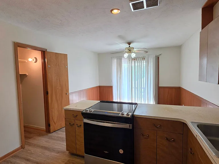 1201 Robertson Dr #1203 — Photo 4