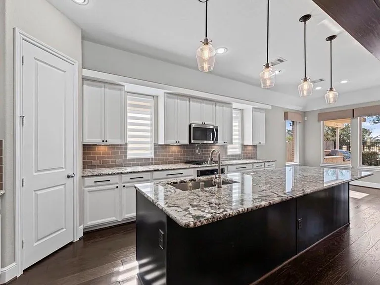10811 Gates Randal Ct — Photo 4