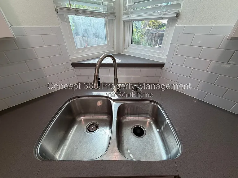1214 E Cartagena St — Photo 15