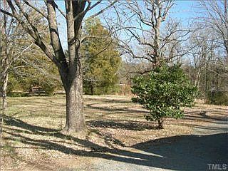 2nd image of 117 White Oak Dr